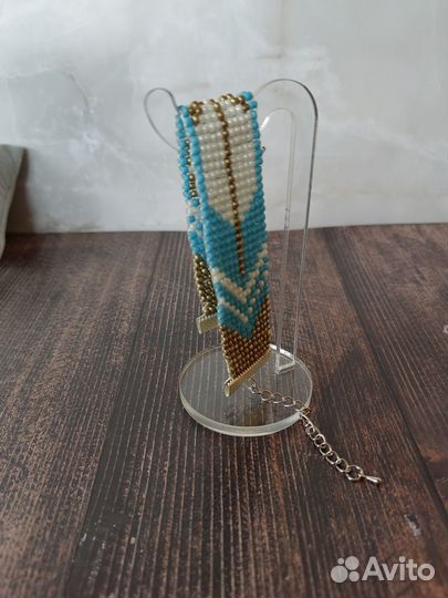 Браслет из бисера ручной работы (голубой, золотой)