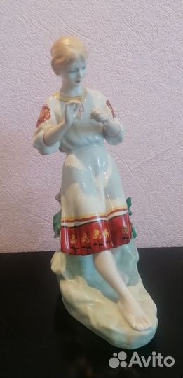 Статуэтка фарфор 