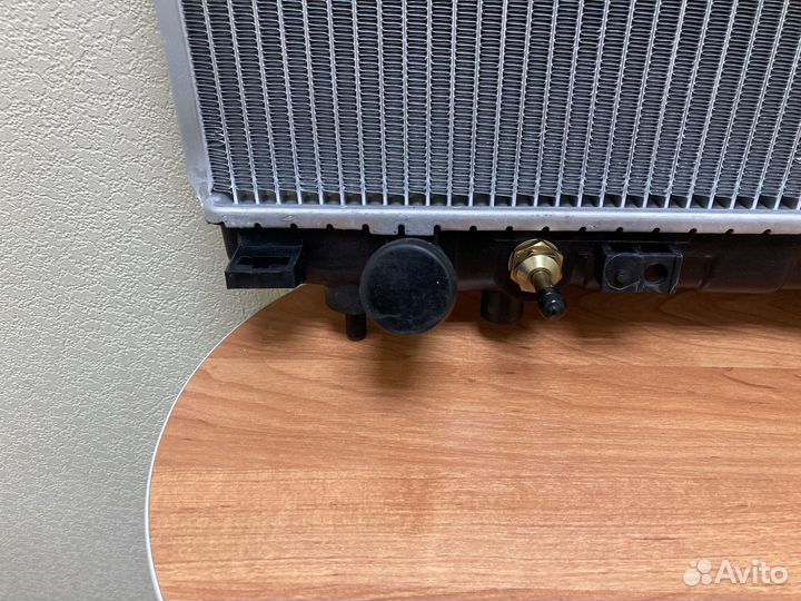 Радиатор охлаждения Хендай Соната 98- АКПП