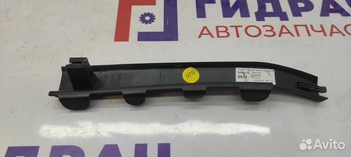 Обшивка стойки передняя правая нижняя Audi A6 4G08