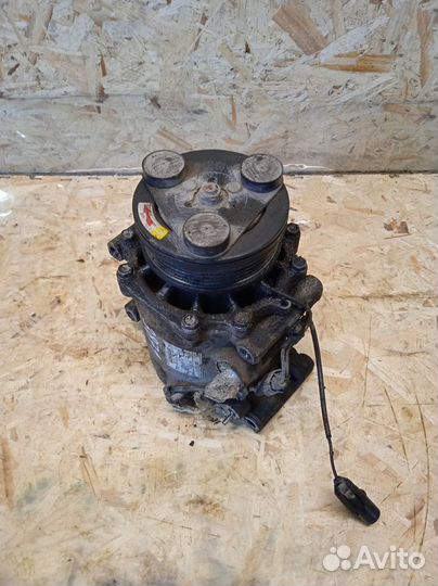 Компрессор кондиционера Mitsubishi Lancer