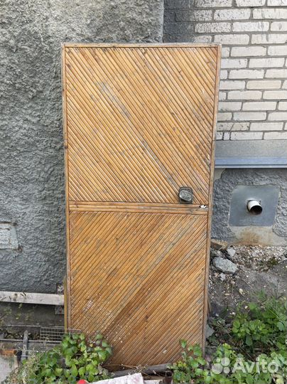 Дверь деревянная