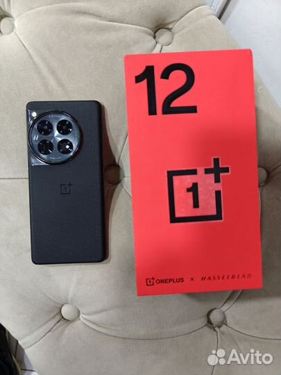 OnePlus 12, 12/256 ГБ