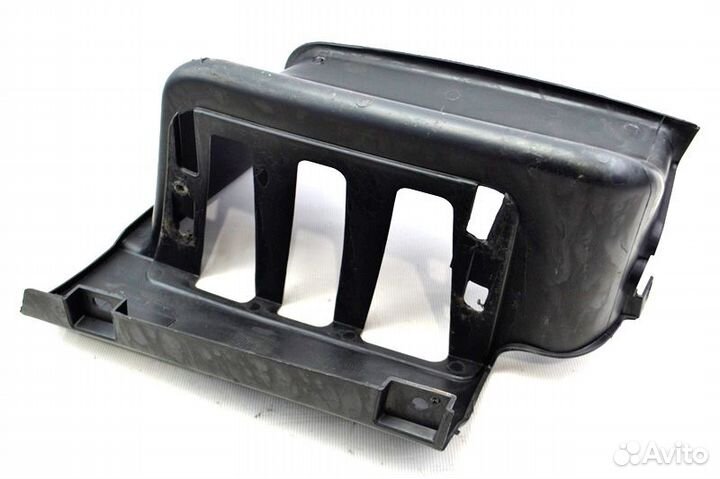 Корпус нижней подножки пластиковый, левый volvo FM