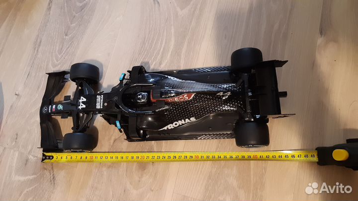 Радиоуправляемая модель mercedes F1