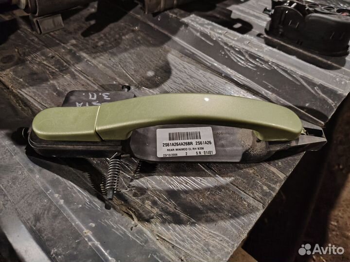 Ручка задняя правая Ford Fiesta Mk5