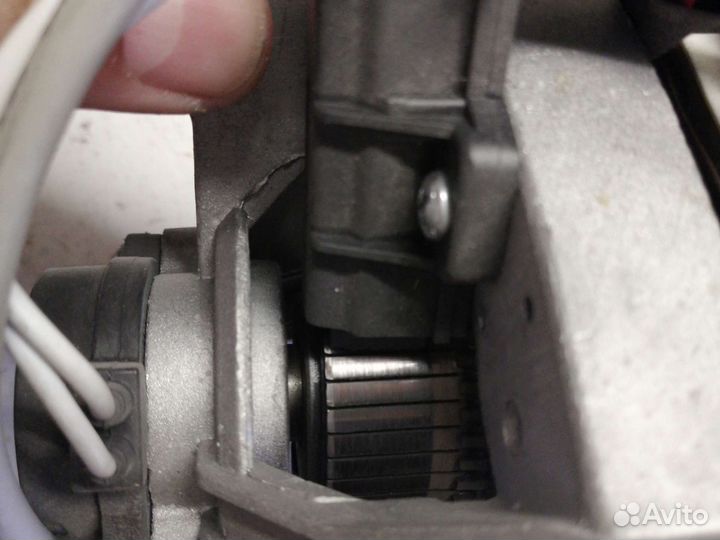 Двигататель стиральной машины Ariston Indesit