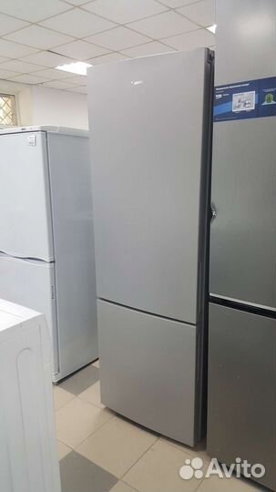 Холодильник Бирюса новый 180 см
