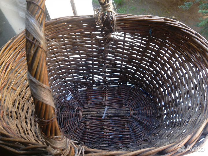 Корзина плетеная б/у для грибов и ягод