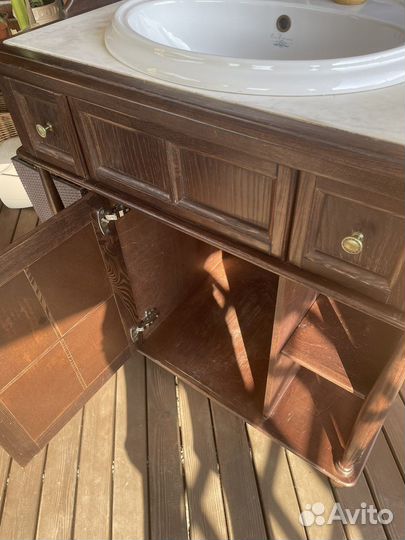 Тумба с раковиной для ванной