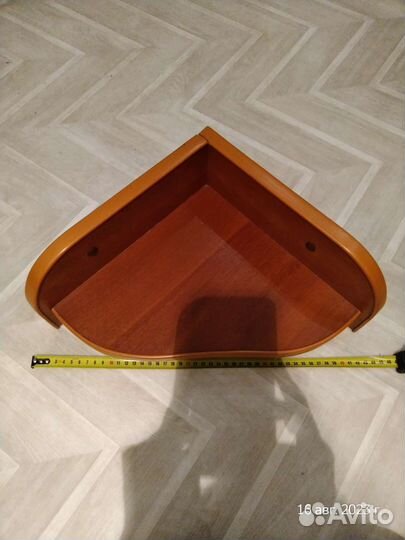 Полка для цветов или икон