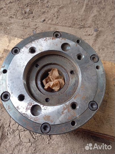 Токарный патрон 3 х кулачковый 200мм