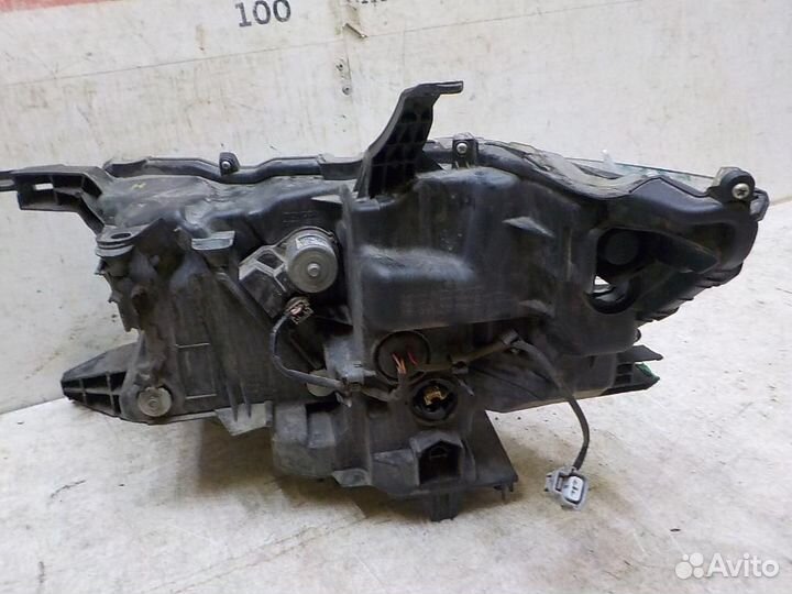 Фара правая Toyota Land Cruiser Prado