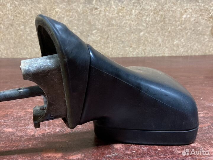 Правое зеркало ауди 80 б4