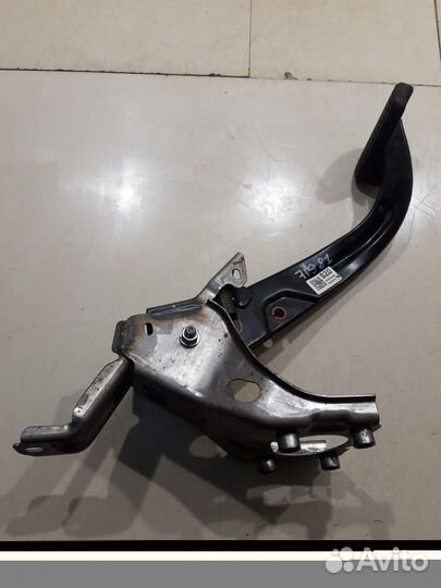 Педаль тормоза/сцепления (Hyundai Tucson IV)