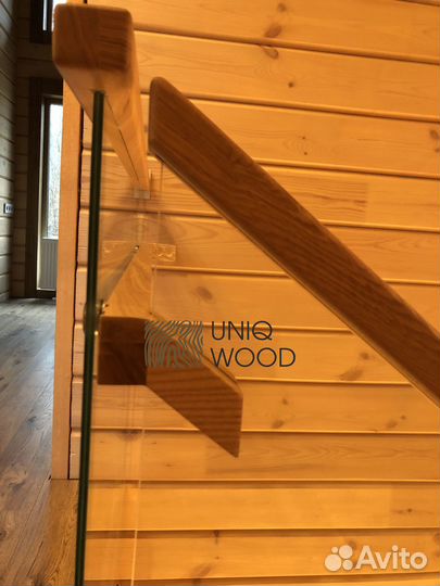 Лестница из натурального дерева