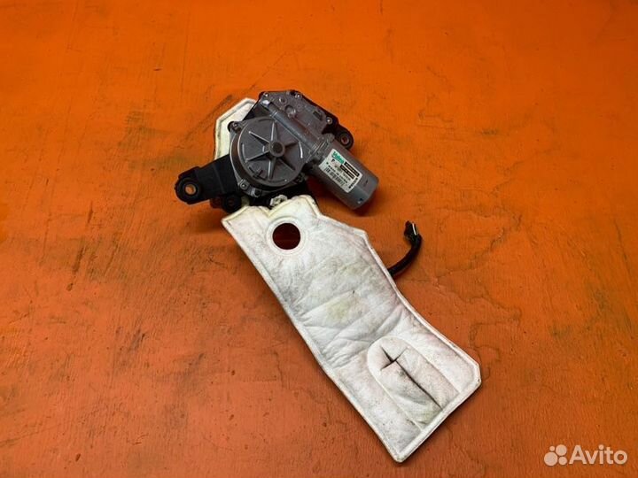 Моторчик стеклоочистителя задний Nissan Pathfinder