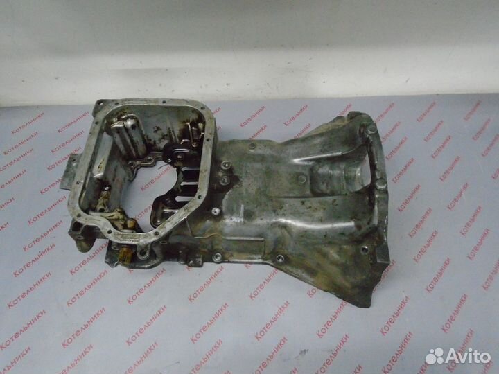 Nissan 11110-31U15 Поддон масляный