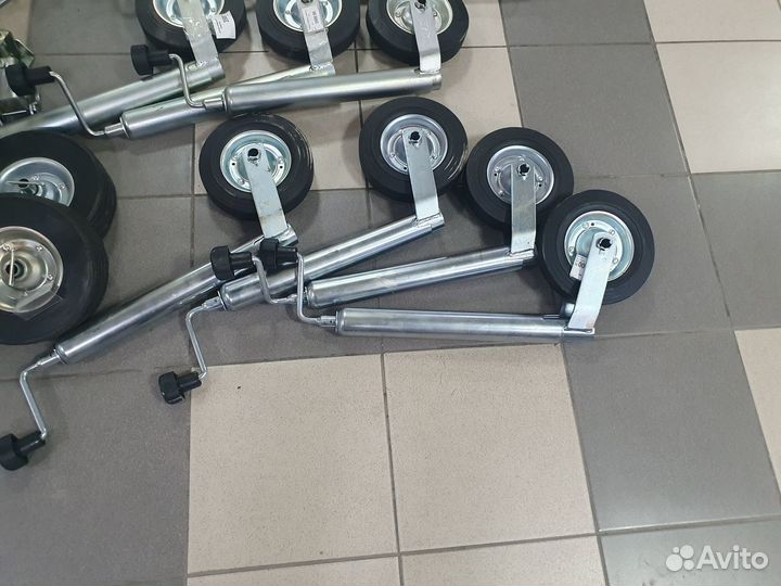 Опорное колесо с хомутом крепления