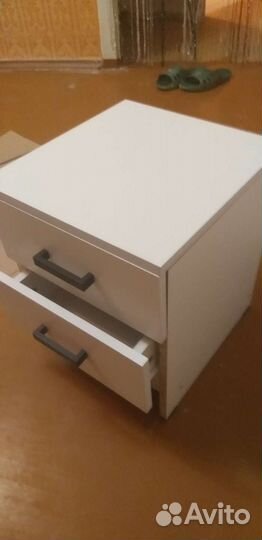 Тумба прикроватная белая
