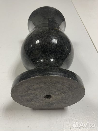 Вазы гранитные