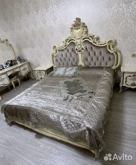 Спальный гарнитур Шейх