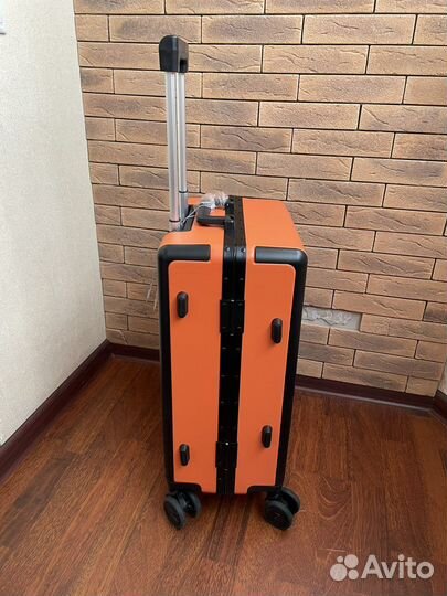 Чемодан на колесах