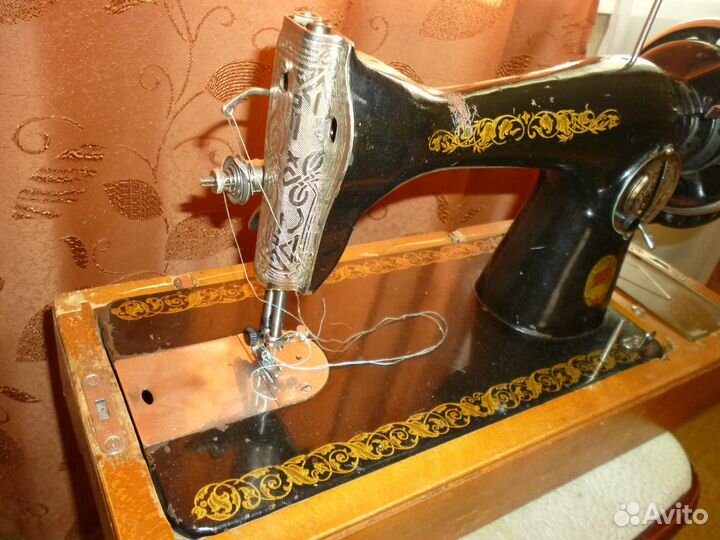 Швейная машинка Подольск 1А СССР