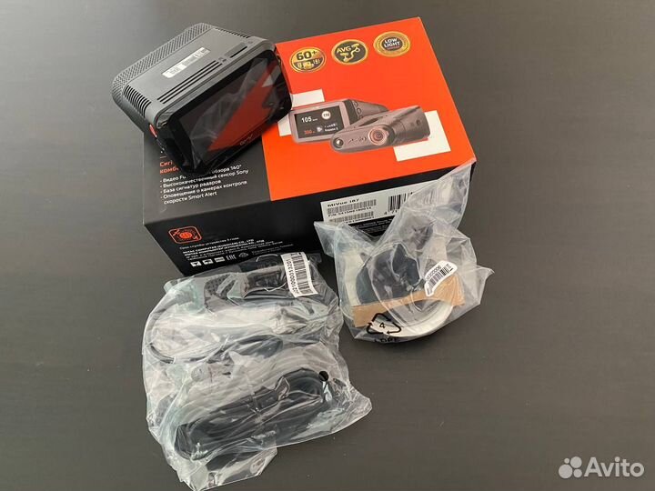 Видеорегистратор с радар-детектором Mio MiVue i87