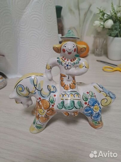 Статуэтки майолика
