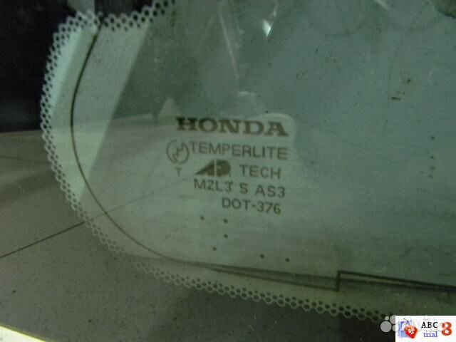 Стекло заднее боковое правое