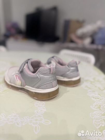 Кроссовки geox для девочки 30