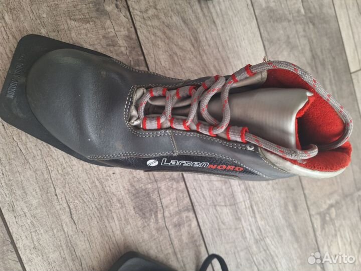 Лыжные ботинки