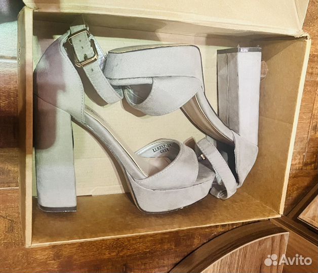 Босоножки женские 37 размер