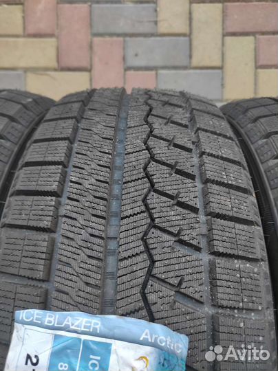 Sailun Ice Blazer Arctic 215/45 R17