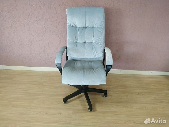 Компьютерное кресло CH-824 с бесплатной доставкой