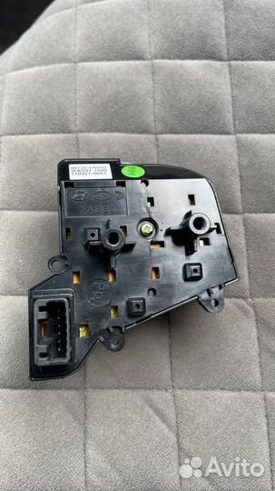 Блок кнопок руля Hyundai Solaris 2 правый