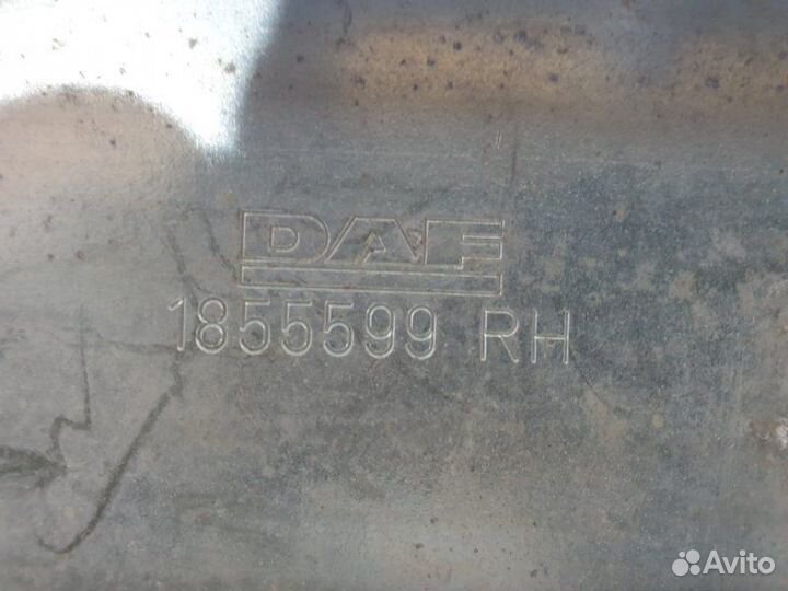 Кронштейн дефлектора кабины правый Daf