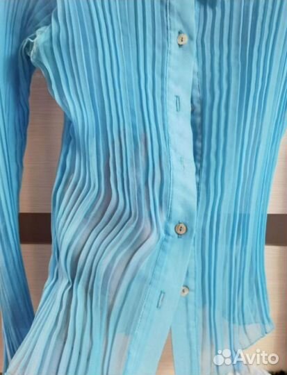 Синее платье Max Mara с голубой блузкой