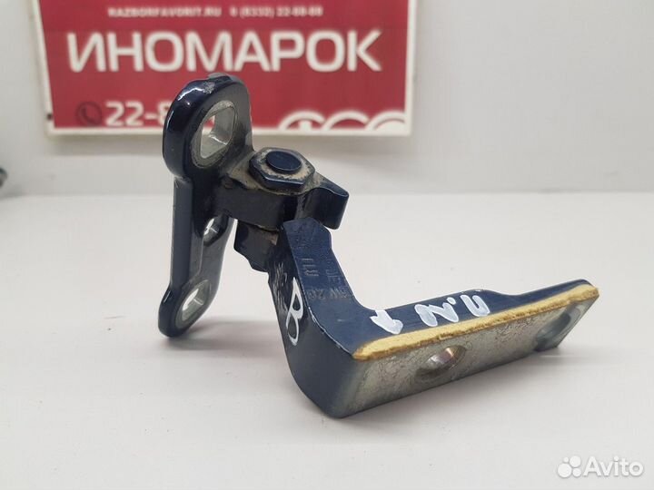 Петля двери передняя левая (нижняя) (Volvo XC40)