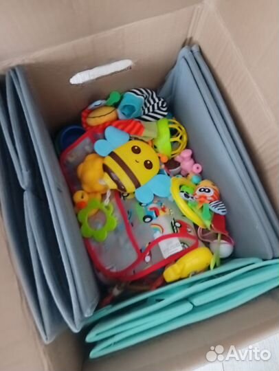 Коробка детских игрушек