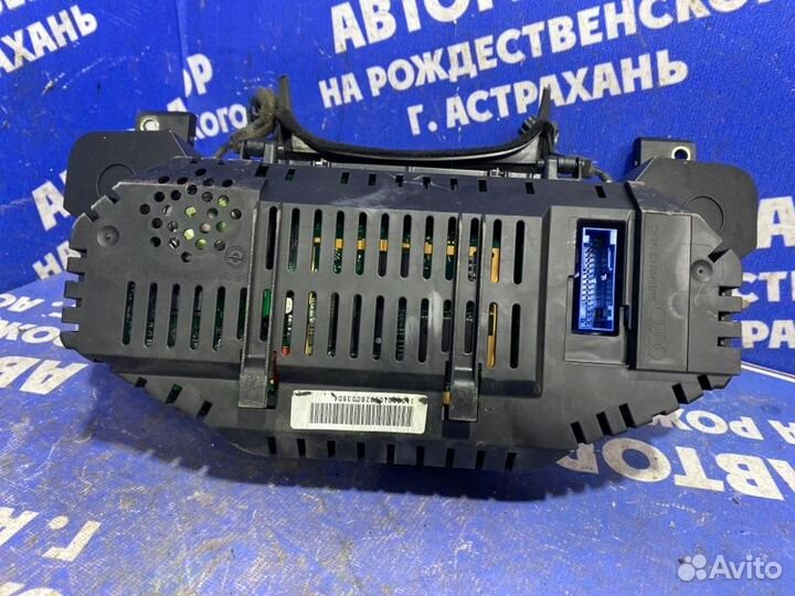 Панель приборов Audi A8D3 седан 2005