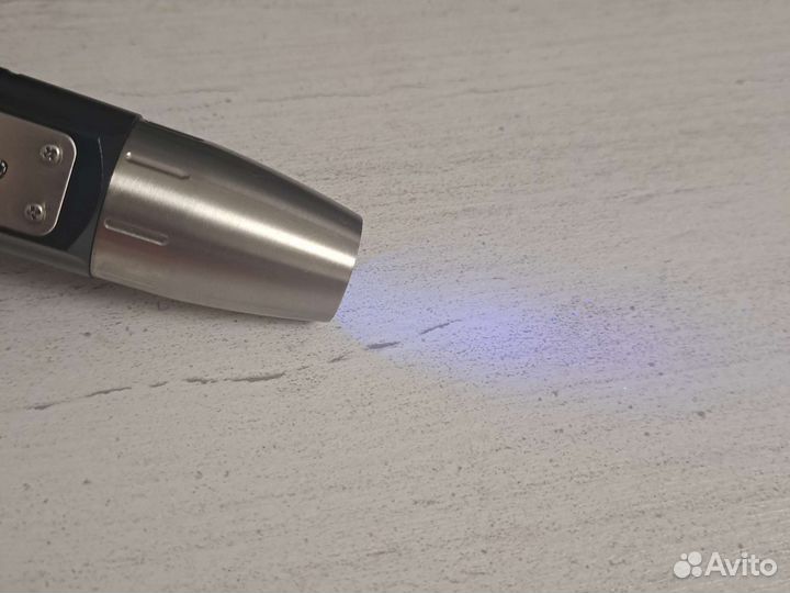 Фонарик геммолога