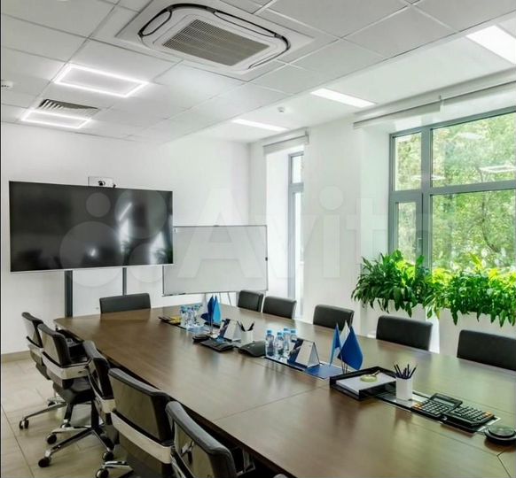 Представительский особняк с мансардой, современный