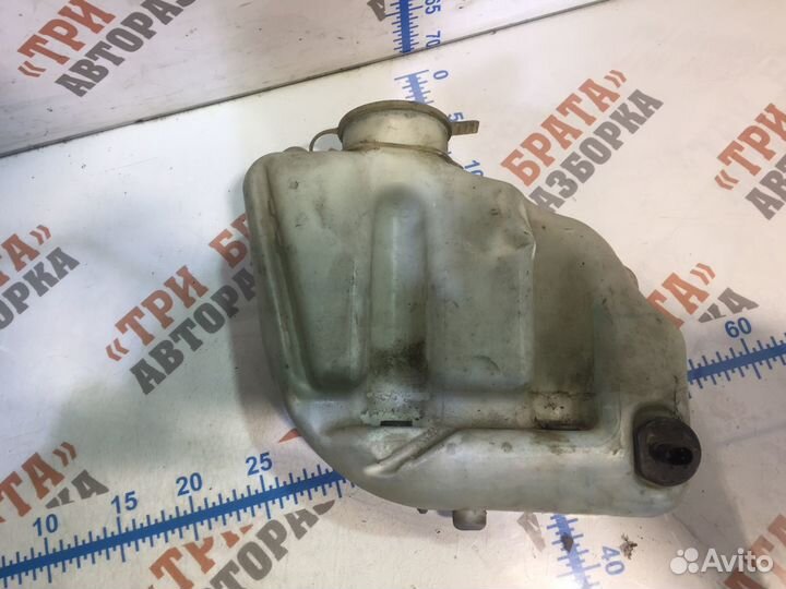 Мерседес Вито Бачок жидкости омывателя стекла