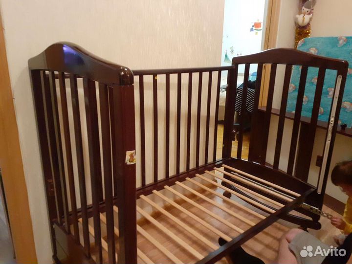 Детская кроватка