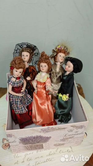 Кукла фарфоровая 20см