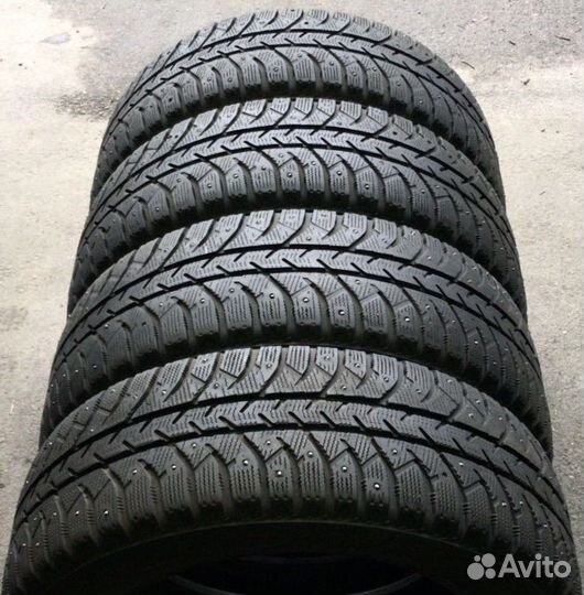 Bridgestone Ice Cruiser 7000 215/60 R17