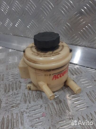 Бачок гура Hyundai Accent LC G4EC 2006