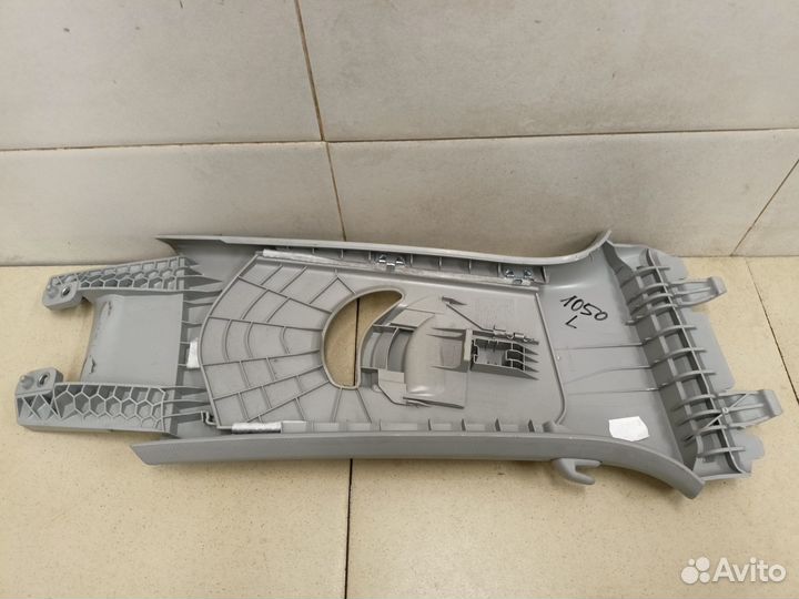 Обшивка стойки A1 2010